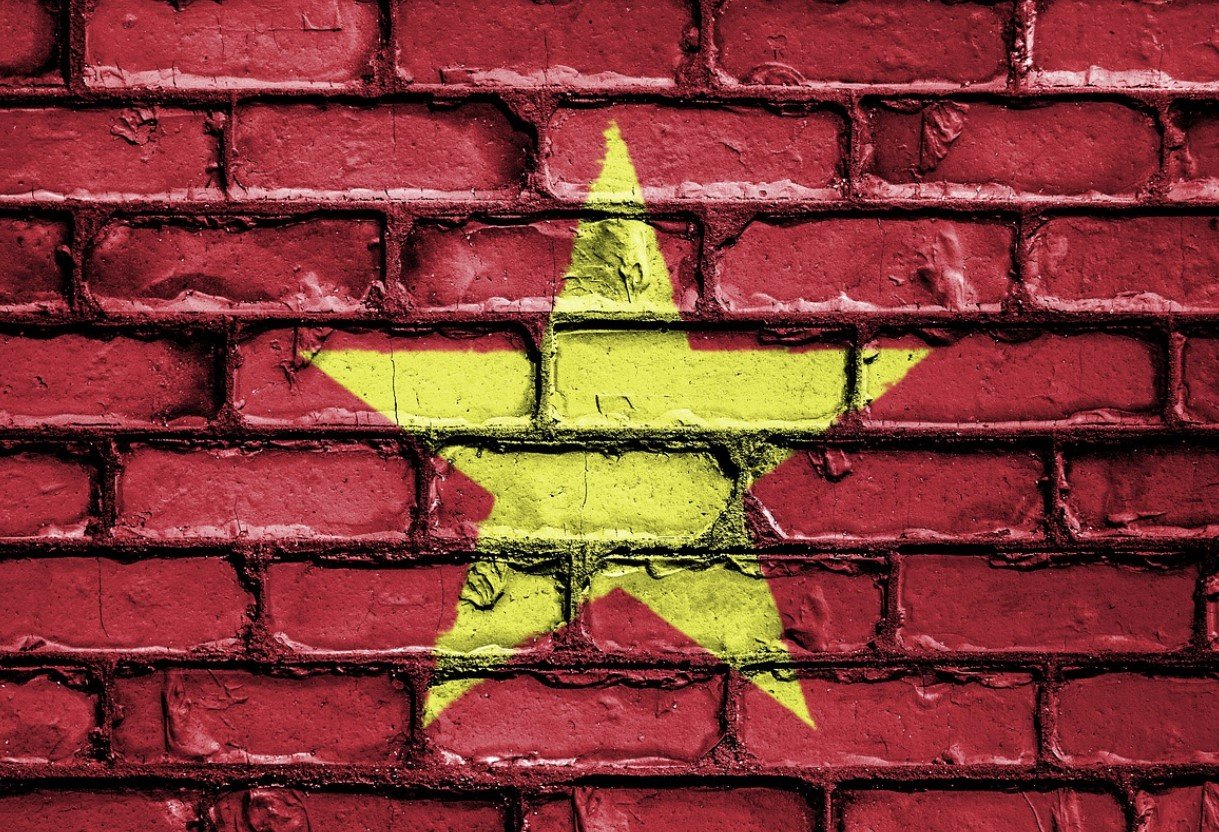 vietnam wall flag